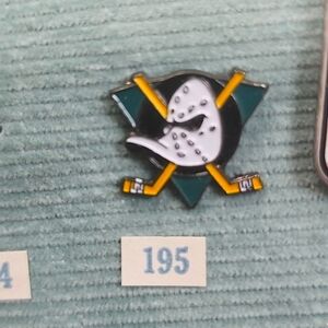 Anaheim Ducks retro hockey pin